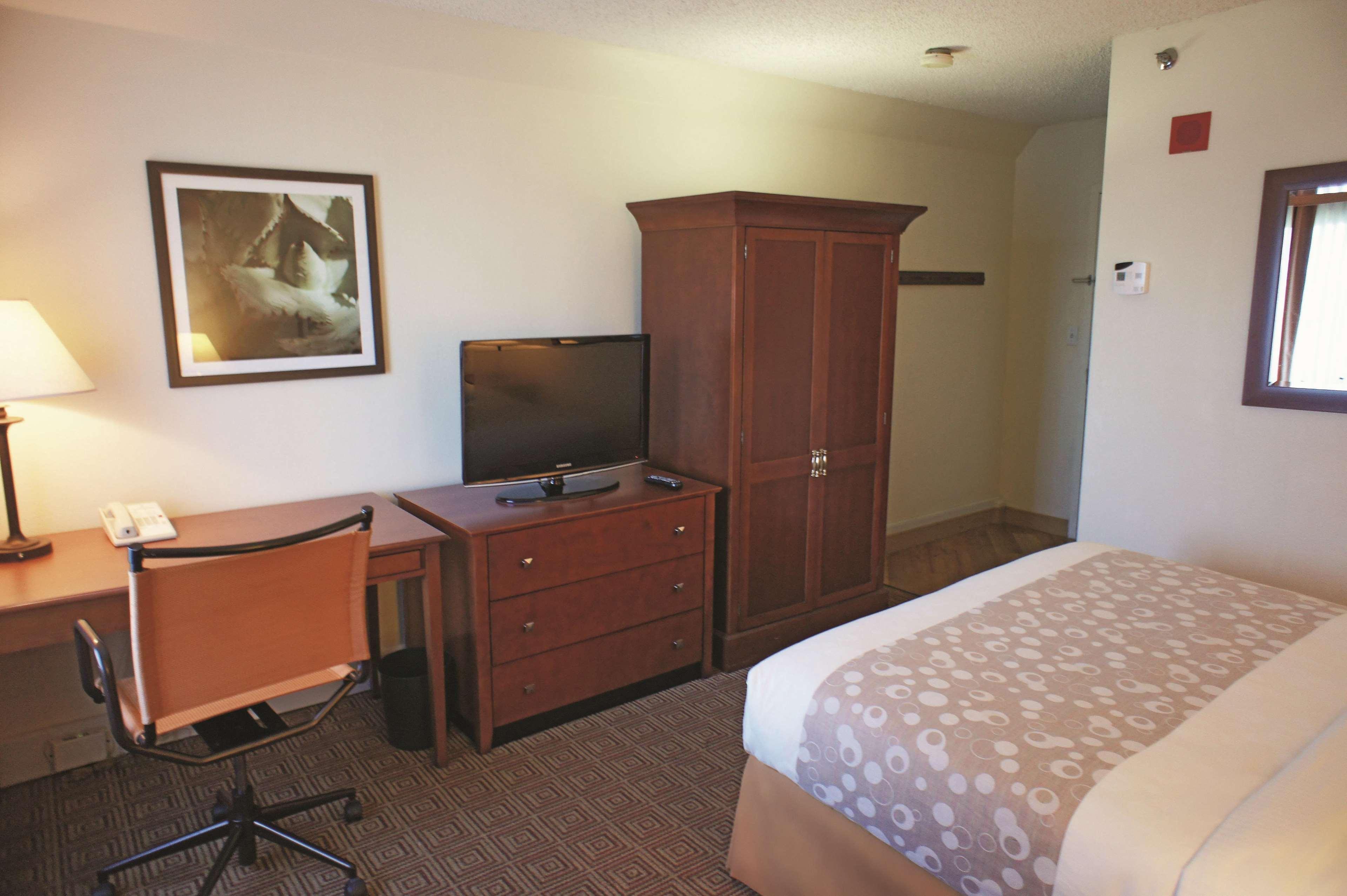 La Quinta By Wyndham Stamford / New York City Exterior photo