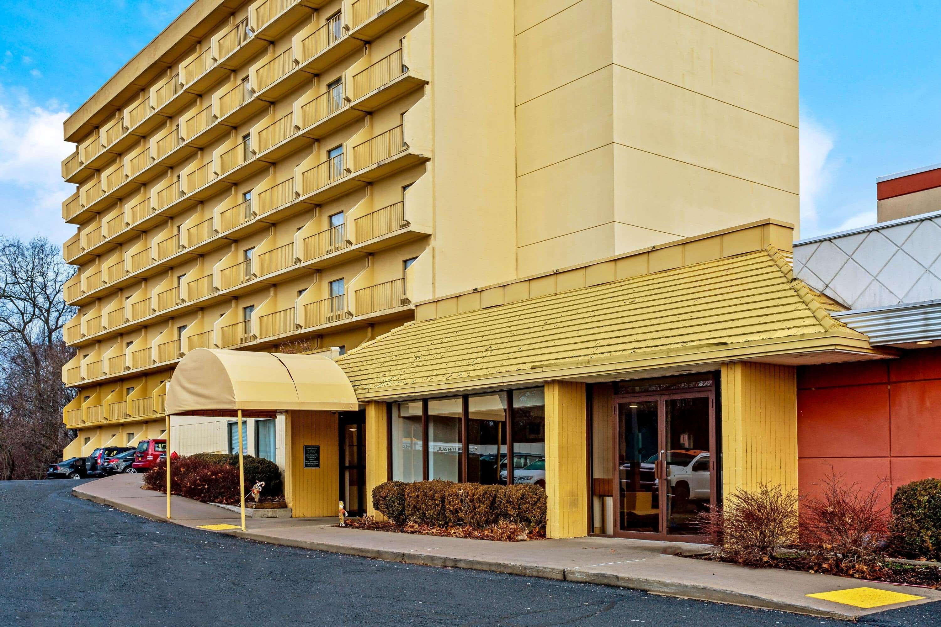 La Quinta By Wyndham Stamford / New York City Exterior photo