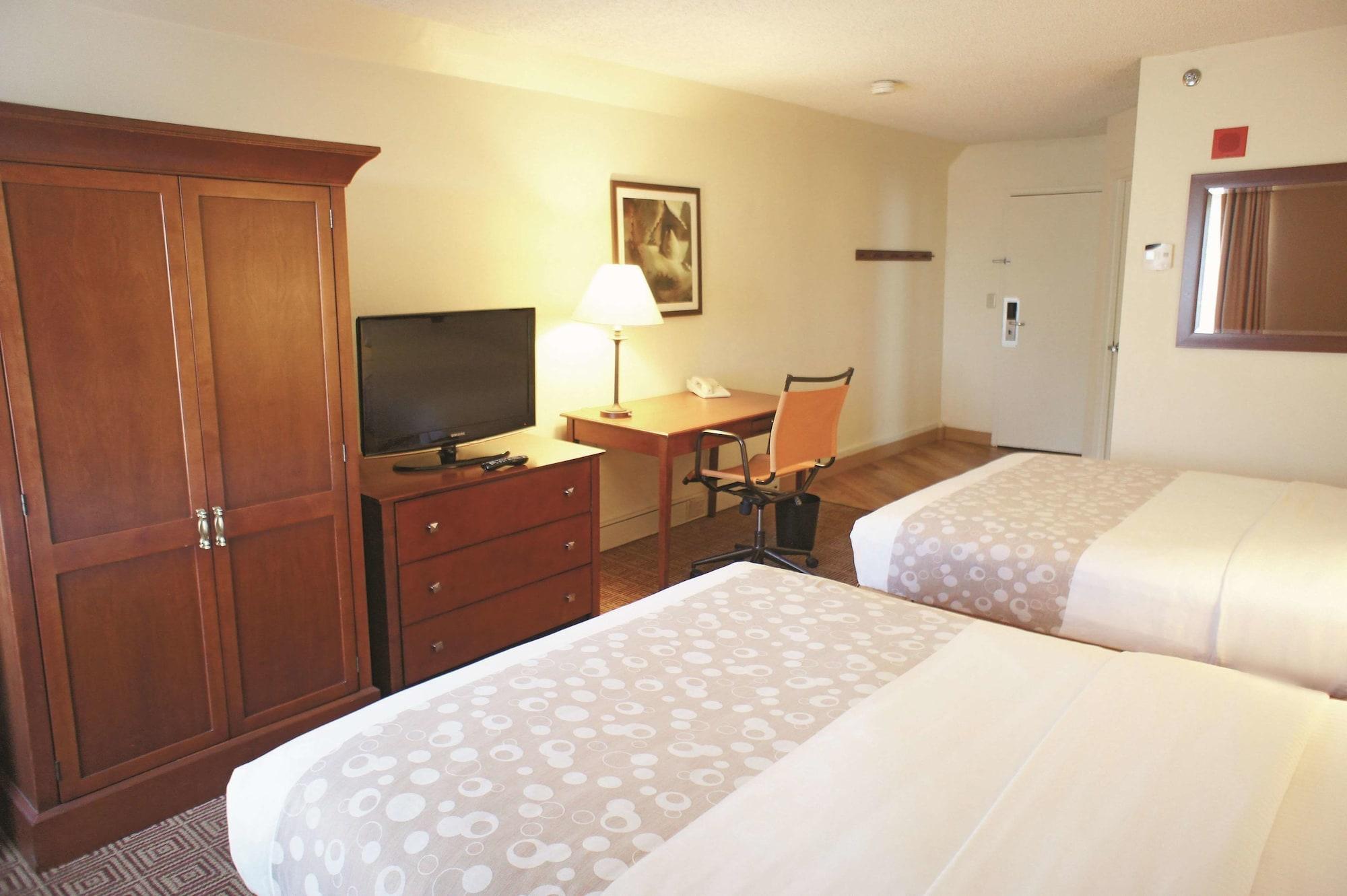 La Quinta By Wyndham Stamford / New York City Exterior photo