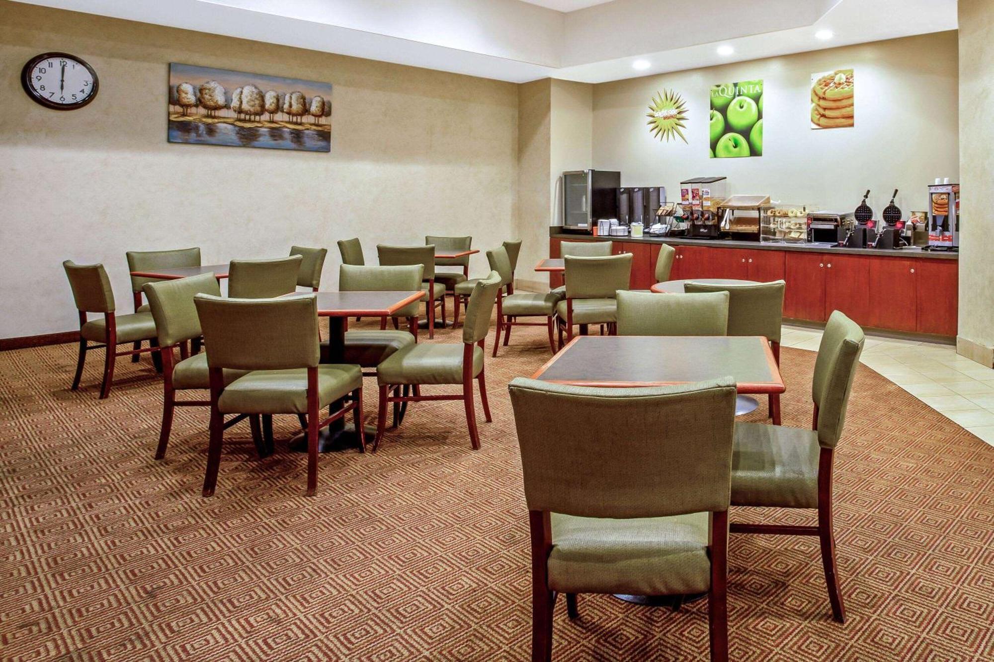 La Quinta By Wyndham Stamford / New York City Exterior photo