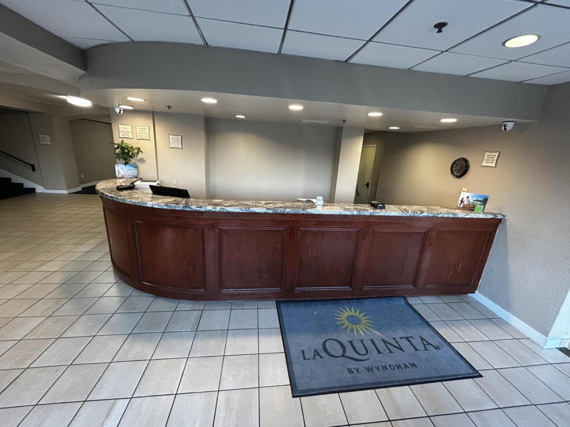 La Quinta By Wyndham Stamford / New York City Exterior photo