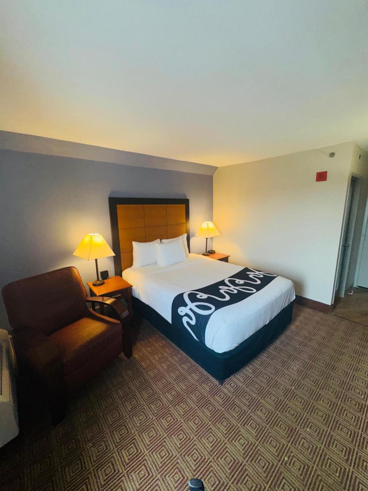 La Quinta By Wyndham Stamford / New York City Exterior photo