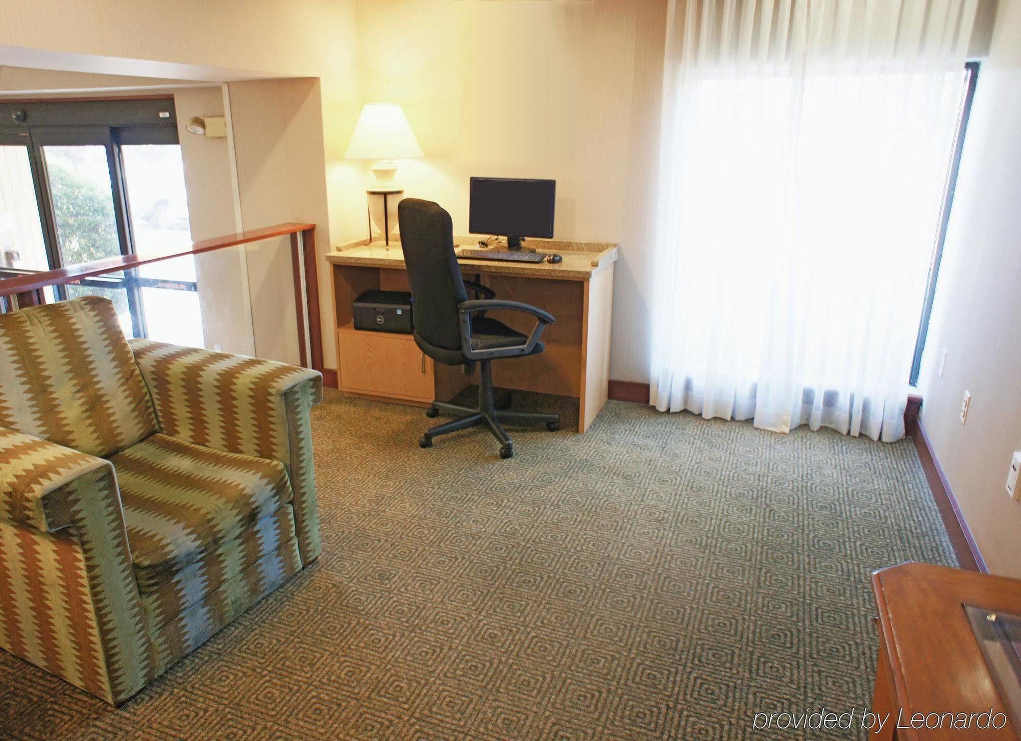 La Quinta By Wyndham Stamford / New York City Exterior photo