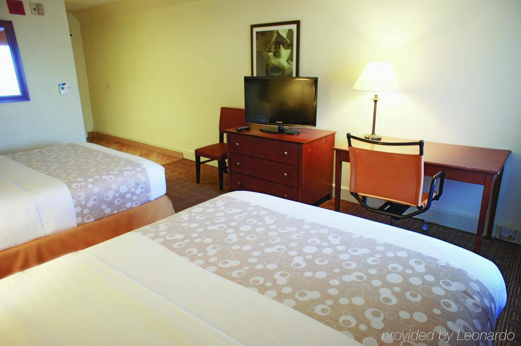La Quinta By Wyndham Stamford / New York City Exterior photo